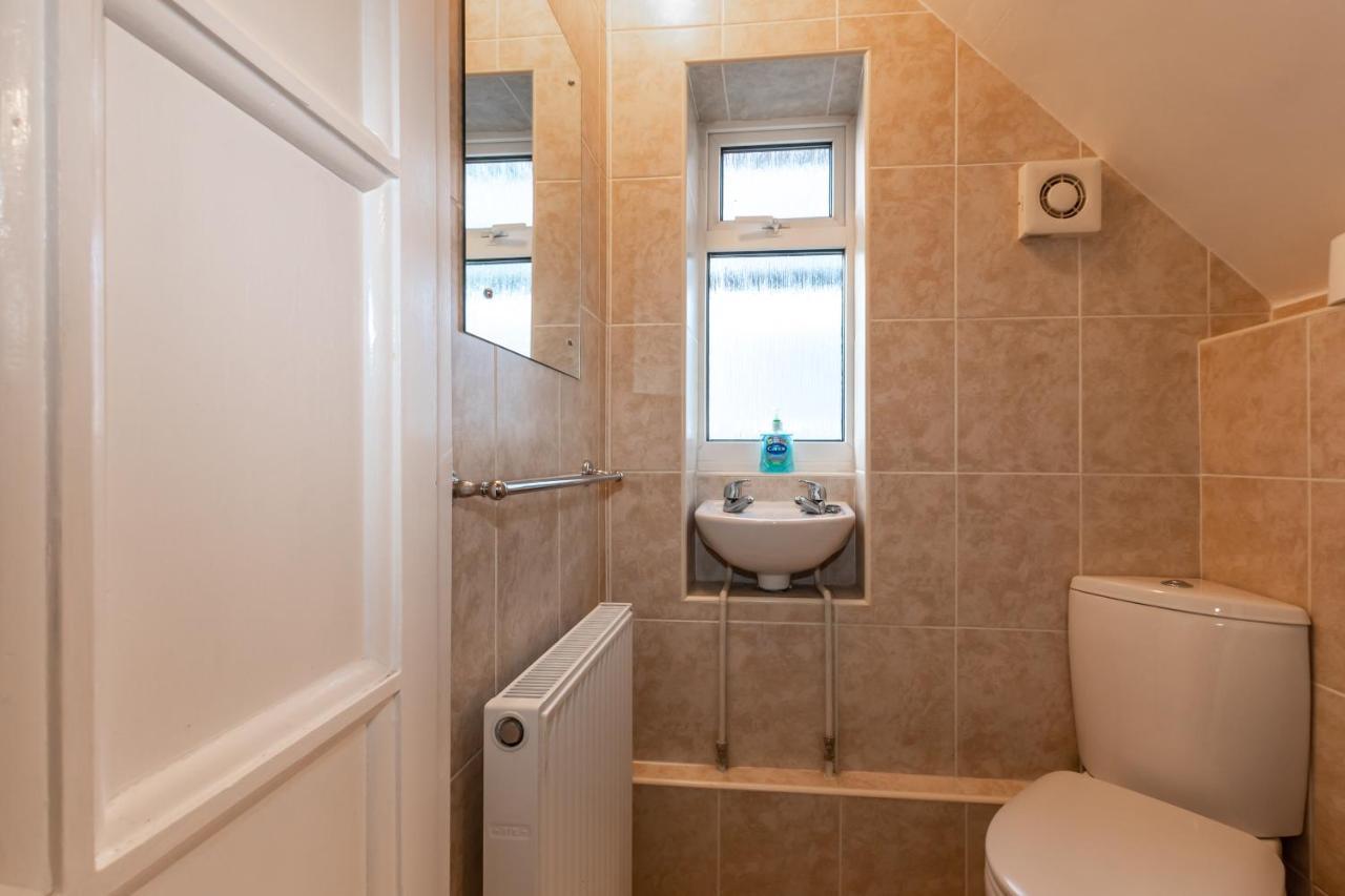 Cheerful 3-Bedroom Douglas House With Patio Саутгемптон Экстерьер фото